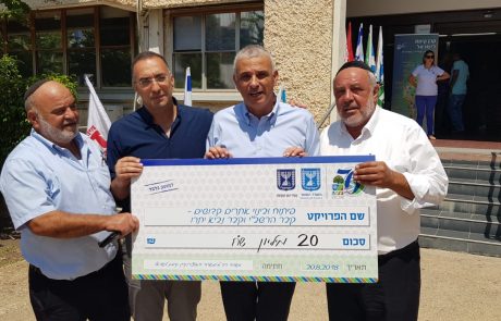 עזרה מהשכנים: השר דרעי וח"כ סיידה סייעו להשלמת המלאכה בקבר הרש"בי