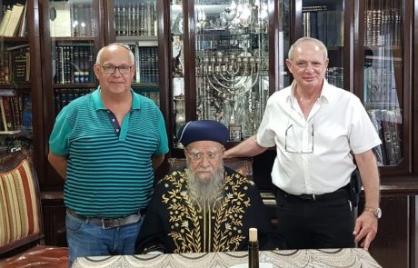 מי שלא מאמין: במעמד הרב בקשי הושגה תרומה של חצי מיליון שקל לבית הכנסת הספרדי בראש פינה