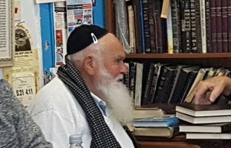 בבית הכנסת "אבוהב" בעיר העתיקה בצפת ערכו טקס הוקרה לחכם המתפללים
