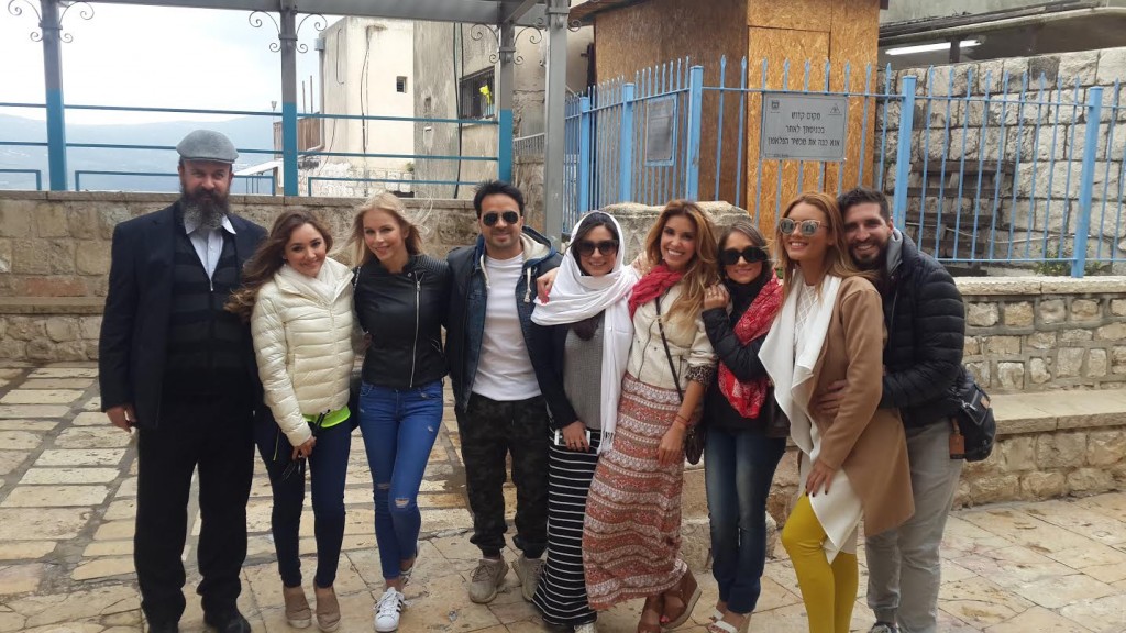 מיס יוניברס מפורטו ריקו, הזמר לואיז פונסי וכוכבי טלנובלות