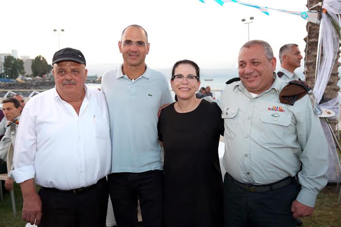 מימין הרמטכל-גדי אייזנקוט ,רותי אורן מנכלית המלון ,מויק ברמק -נציג הבעלים, ומופיד עמאר- יור הנהלת האגודה למעל החייל ישראל הסניף הדרוזי